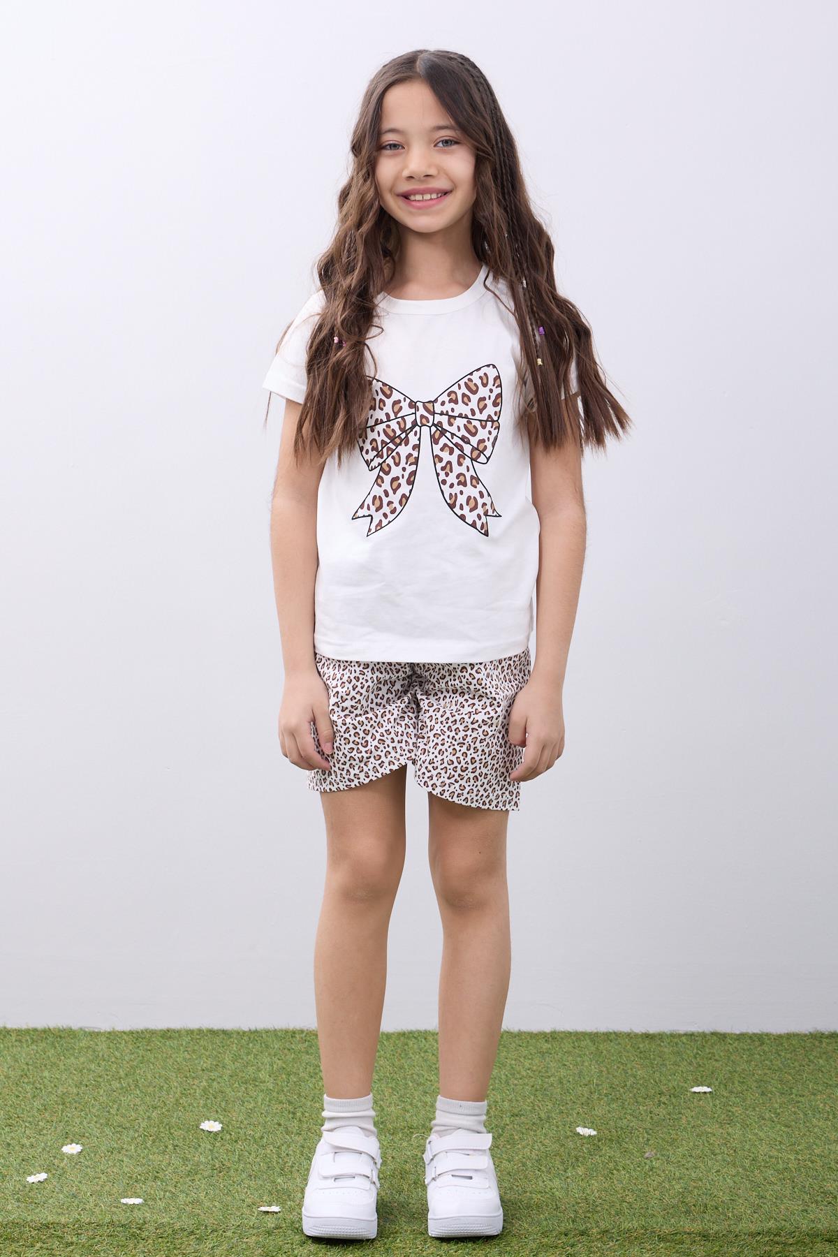 <tc>Ensemble pour fille - T-shirt avec motif léopard et imprimé nœud, accompagné d'un short</tc>