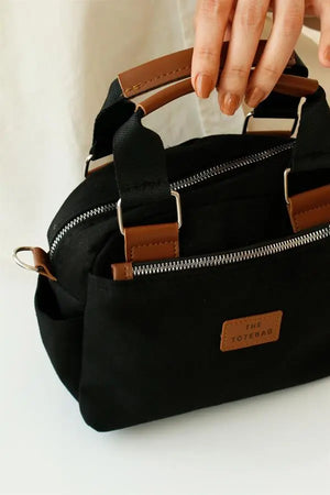 Loewe Siyah Kanvas Kol Çantası Kombinoloji