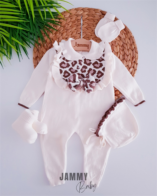 luxury collection knitwear leopard pattern 5 piece newborn set