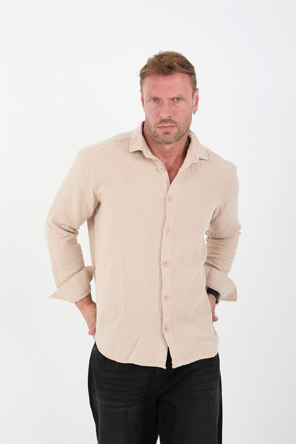 <tc>Chemise pour homme à manches longues en mousseline respirante.</tc>