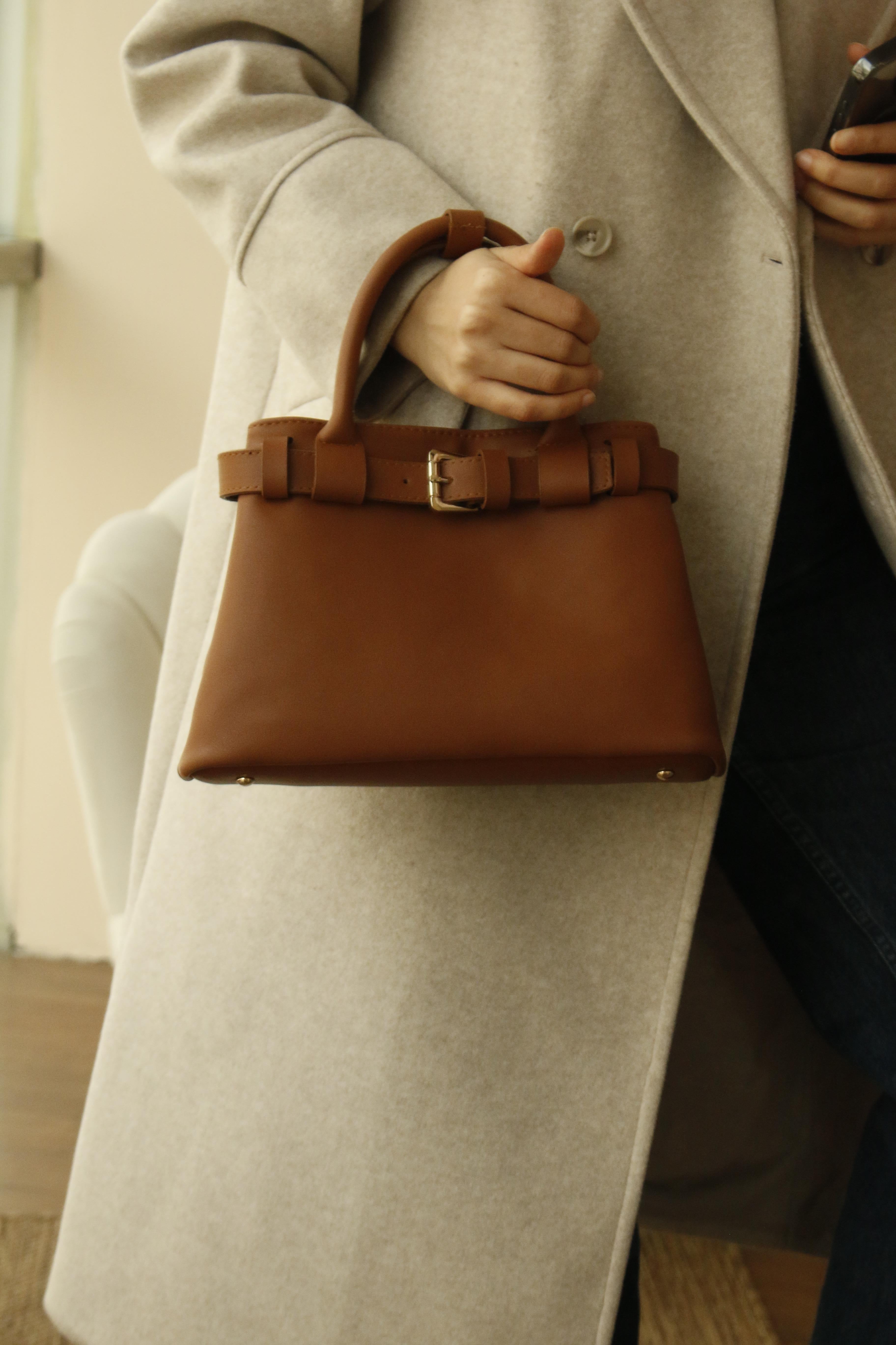 <tc>Sac à main Olivia en cuir tabac</tc>