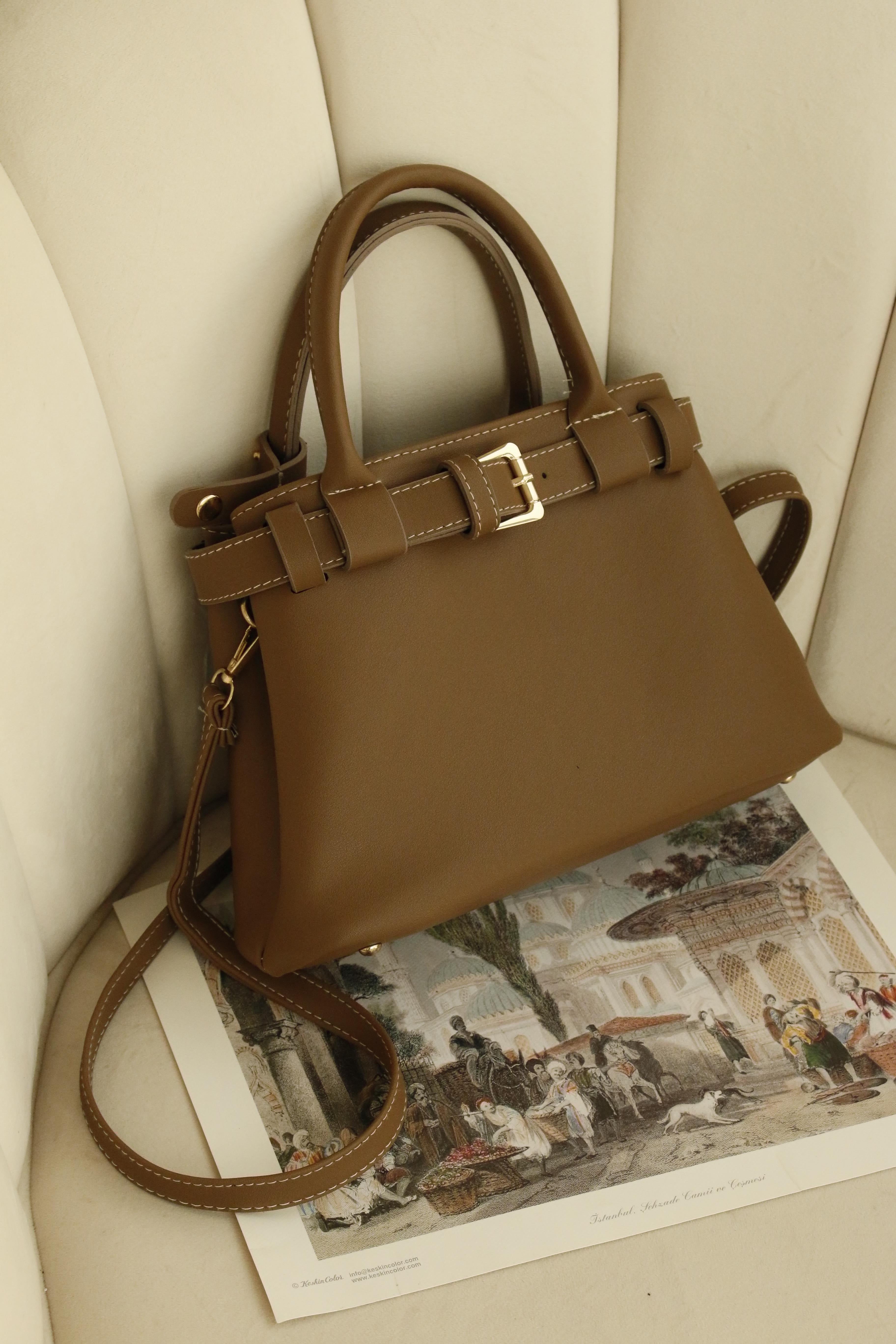 <tc>Sac à main en cuir Olivia beige</tc>