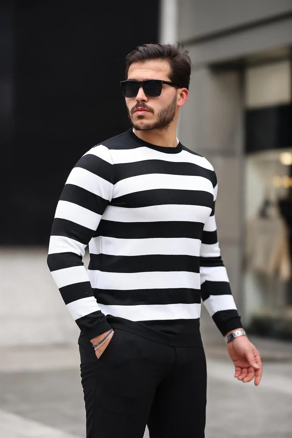 Pull Homme en Tricot Fin à Col Rond et Rayures Tricotées - Justyol