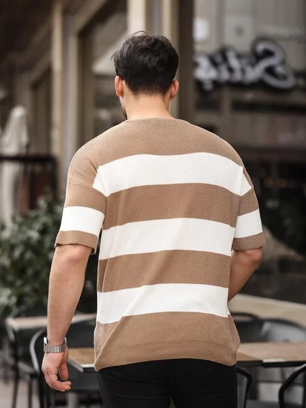 <tc>تيشيرت محبوك واسع مخطط بتصميم أساسي

</tc>