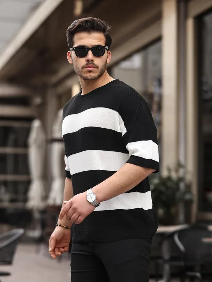 <tc>تيشيرت محبوك واسع مخطط بتصميم أساسي

</tc>