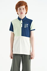 <tc>T-shirt garçon à col polo, coupe standard, avec détails brodés et blocs de couleur - 11108</tc>