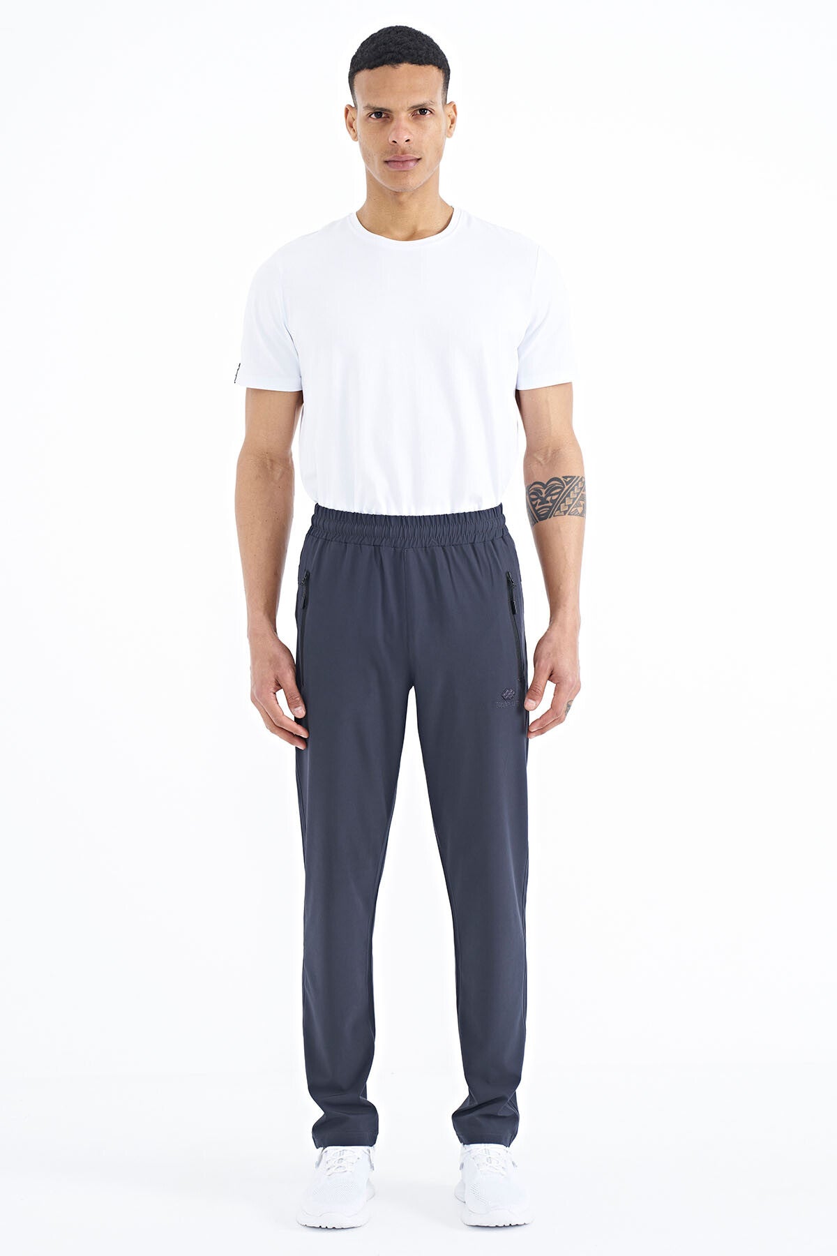 <tc>Pantalon de survêtement homme à fermeture éclair, avec trois poches, coupe standard et jambes classiques - 84768</tc>