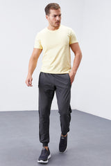 <tc>Pantalon jogger homme bleu marine et rouge avec bandes double, coupe standard - 84694</tc>