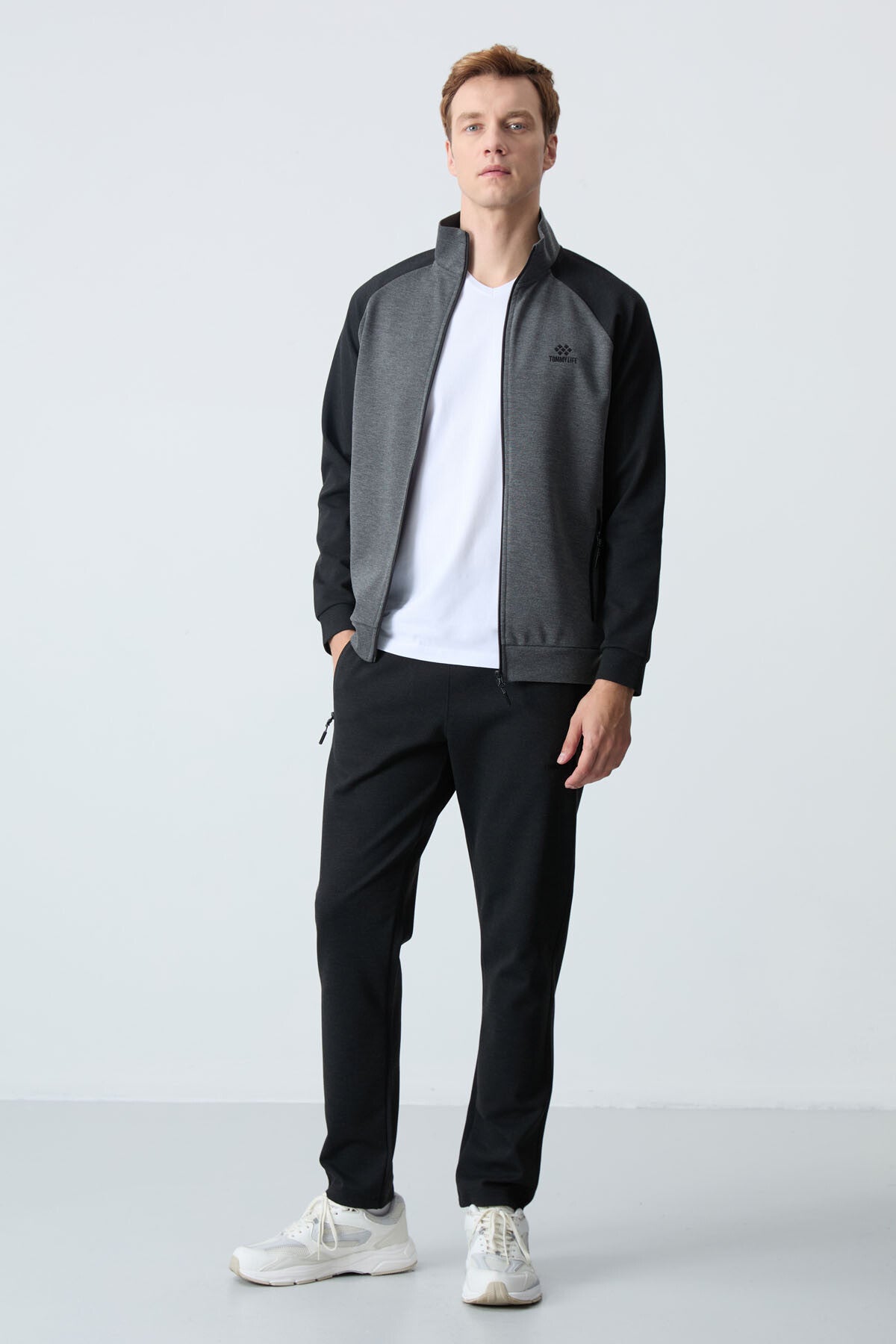 <tc>Ensemble de survêtement homme gris chiné et noir à col montant, coupe décontractée et jambes classiques - 85113</tc>