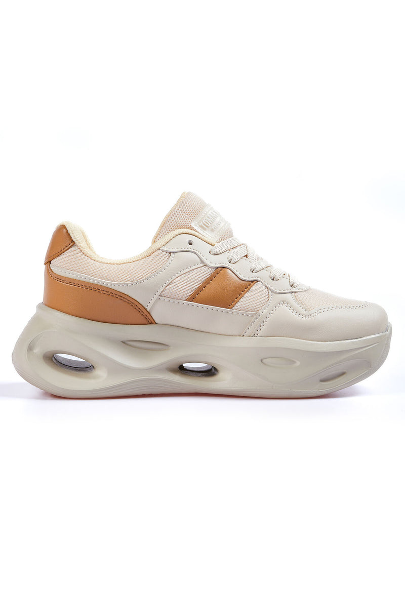 <tc>حذاء نسائي رياضي بأربطة ونعل مرتفع - 89106</tc>