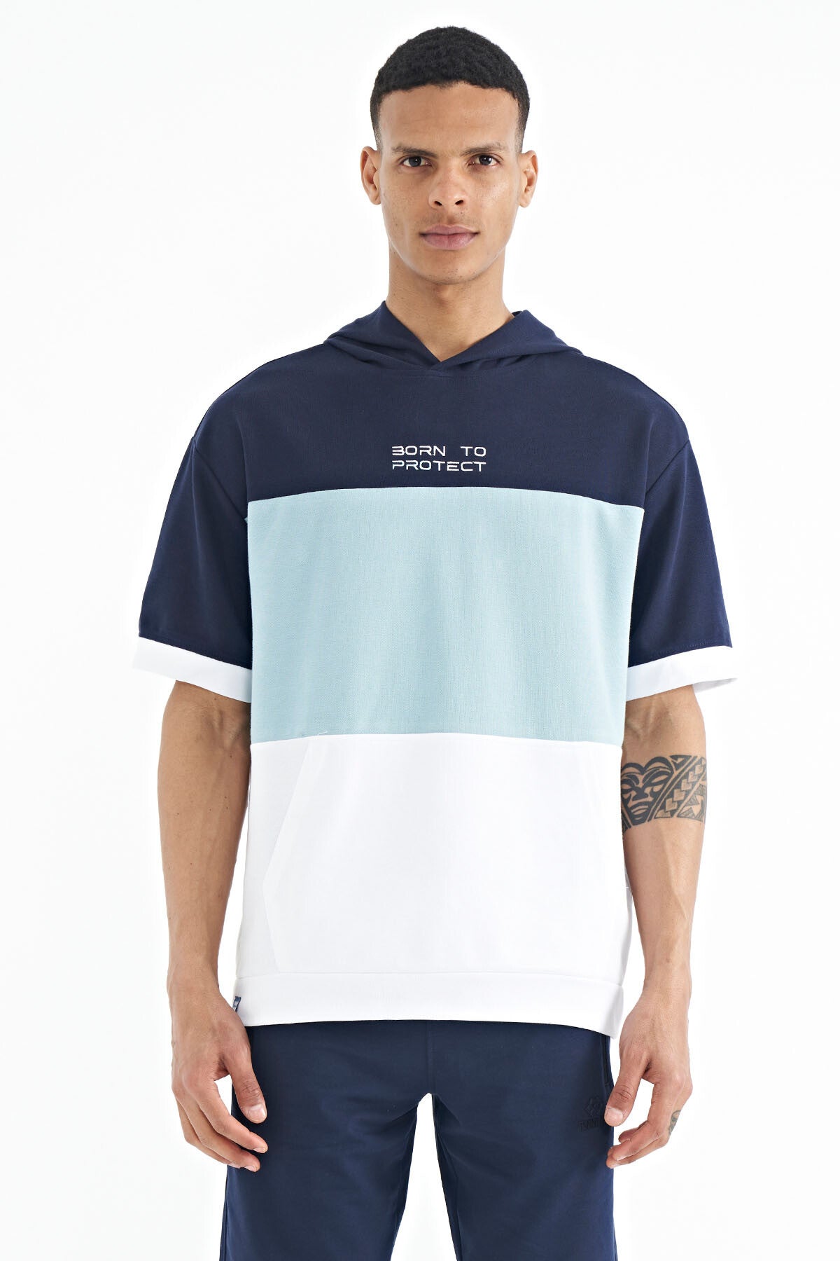 <tc>T-shirt oversize pour homme avec capuche, détails d'imprimé - 88191</tc>