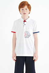 <tc>T-shirt pour garçon à col polo, coupe standard, avec imprimé et détails de poche avant - 11102</tc>