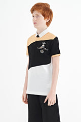 <tc>T-shirt pour garçon à col polo, coupe standard, avec détails de broderie et blocs de couleur - 11088</tc>