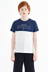 <tc>T-shirt pour garçon à col rond, coupe standard, avec imprimé de texte et blocs de couleur - 11134</tc>