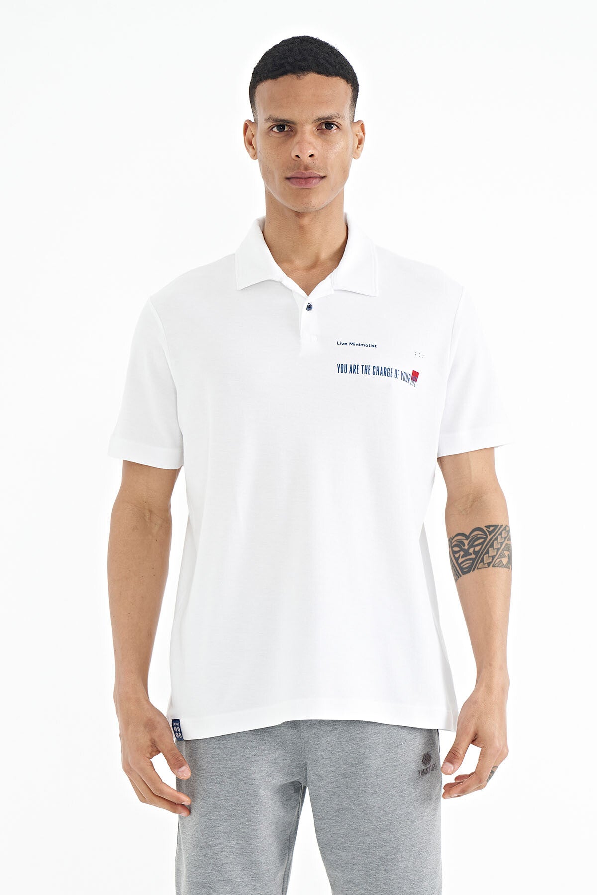 <tc>T-shirt pour homme à col polo, coupe standard, avec imprimé de texte - 88236</tc>