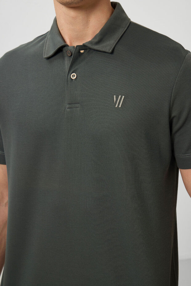 Polo homme basic à logo poitrine – coupe standard en coton doux - 87768