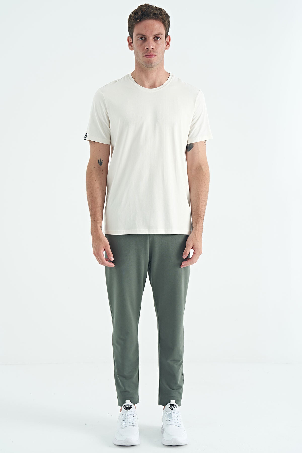 <tc>Pantalon de survêtement homme avec logo brodé, poches latérales, coupe standard - 84967</tc>