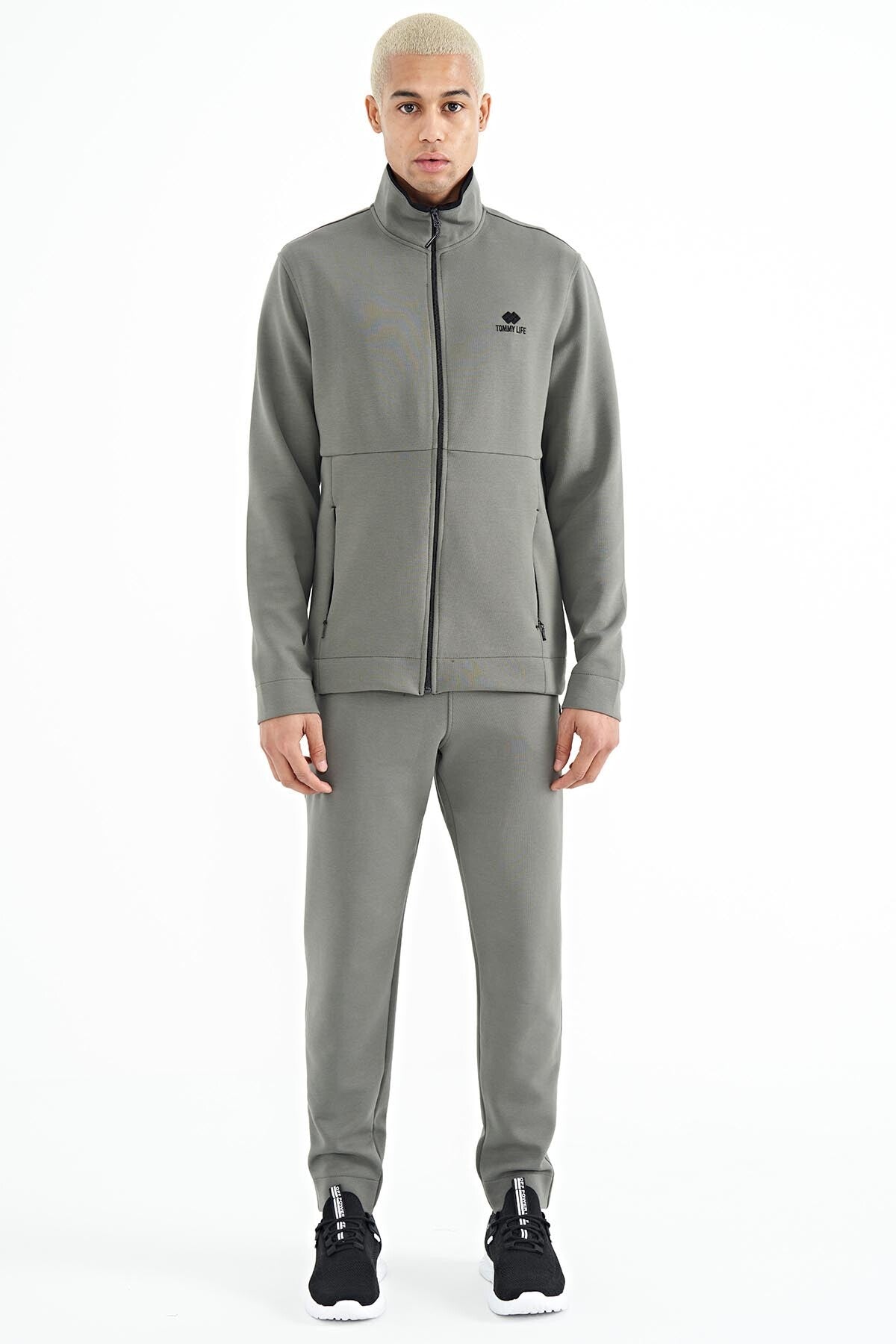 <tc>survêtement pour homme en gris mélangé avec col montant, fermeture éclair, logo brodé et poche secrète - 85201</tc>