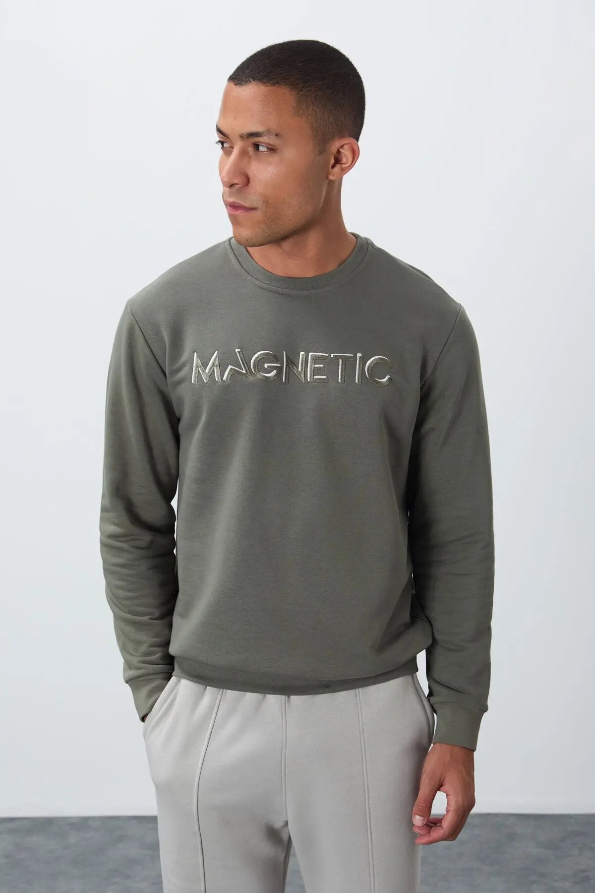 yazi nakişli o yaka rahat form erkek sweatshirt - 88020 - Justyol