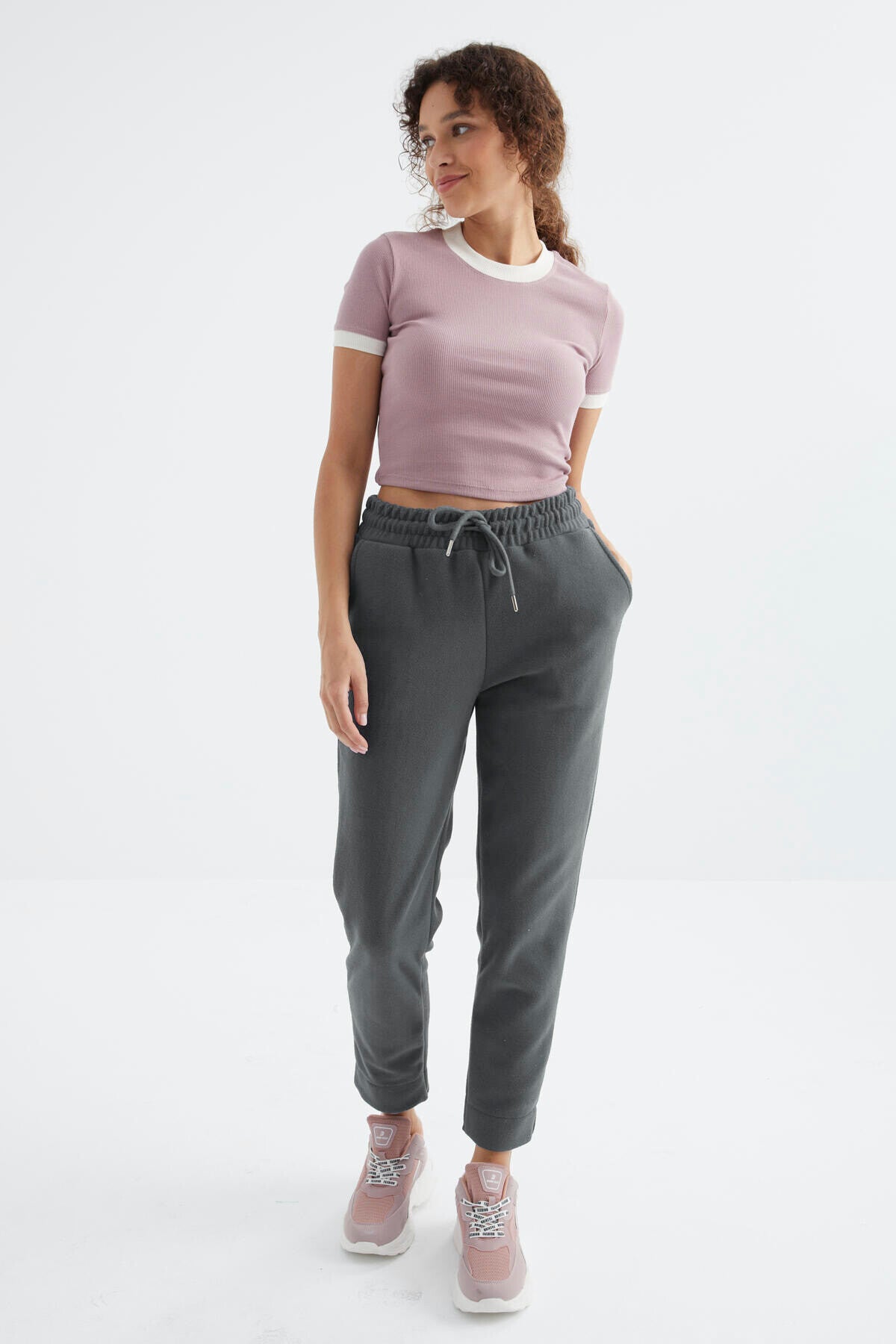 <tc>Pantalon de survêtement en polaire pour femme à taille haute, à la coupe décontractée, avec jambes larges et poches - 94623</tc>