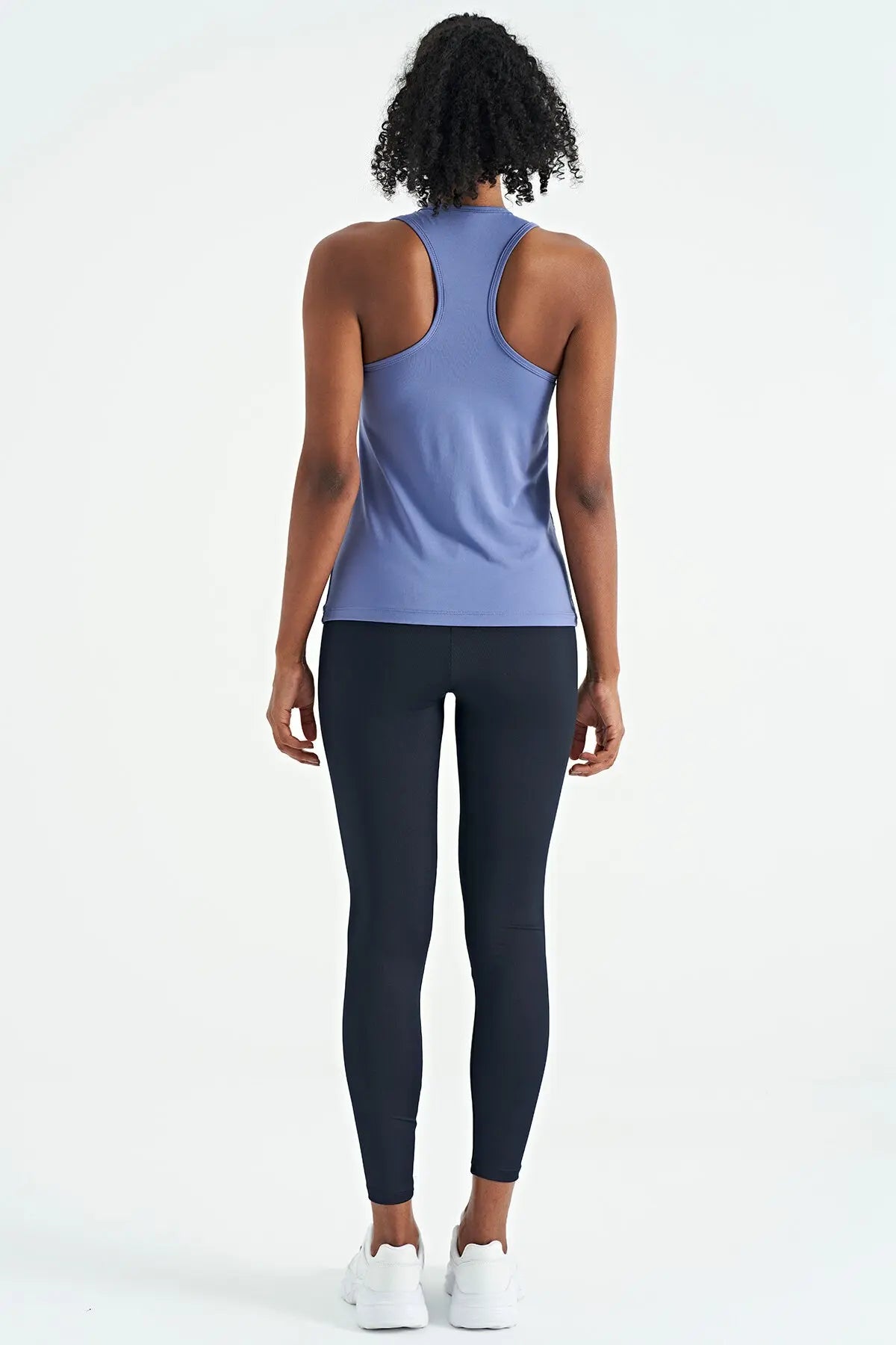 yirtmaç detayli o yaka sifir kollu standart kalip kadin spor atlet - 97256 - Justyol