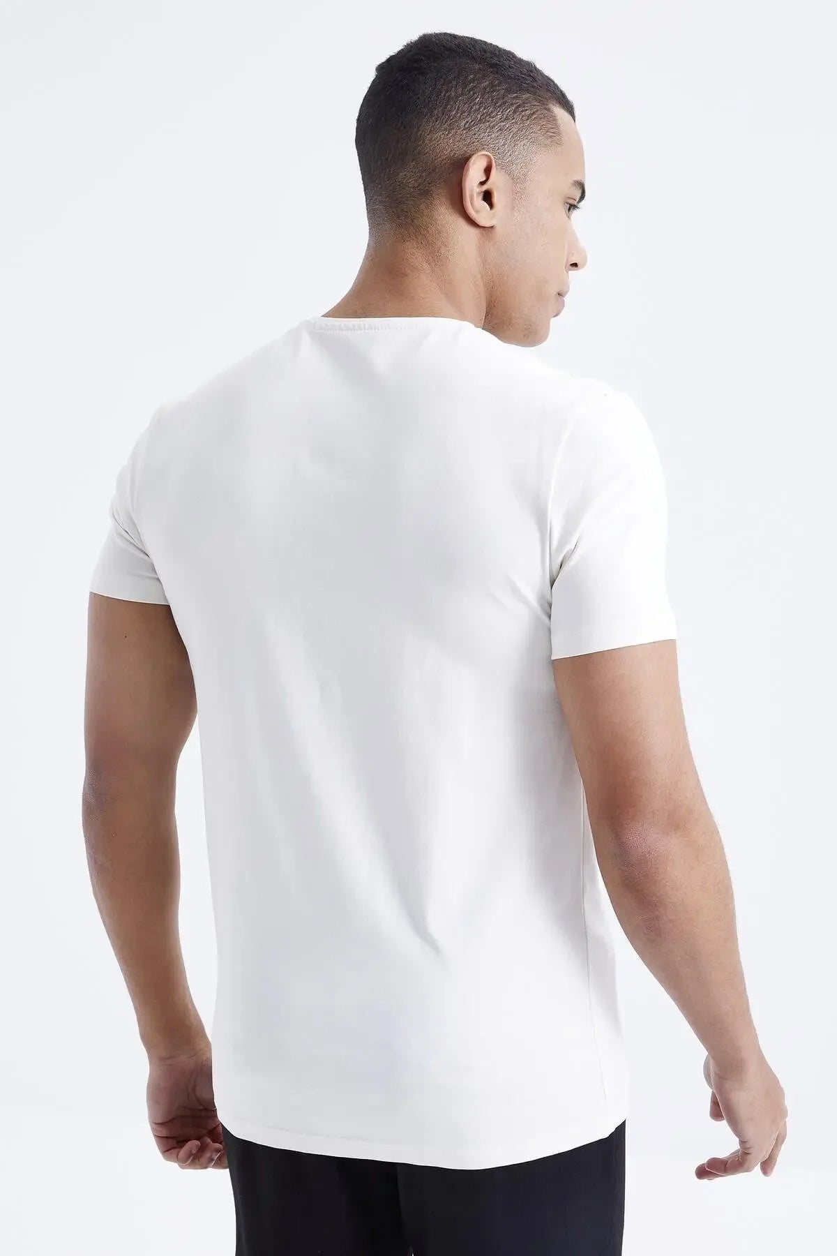 T-shirt homme basique col V manches courtes coupe standard- 87912 - Justyol