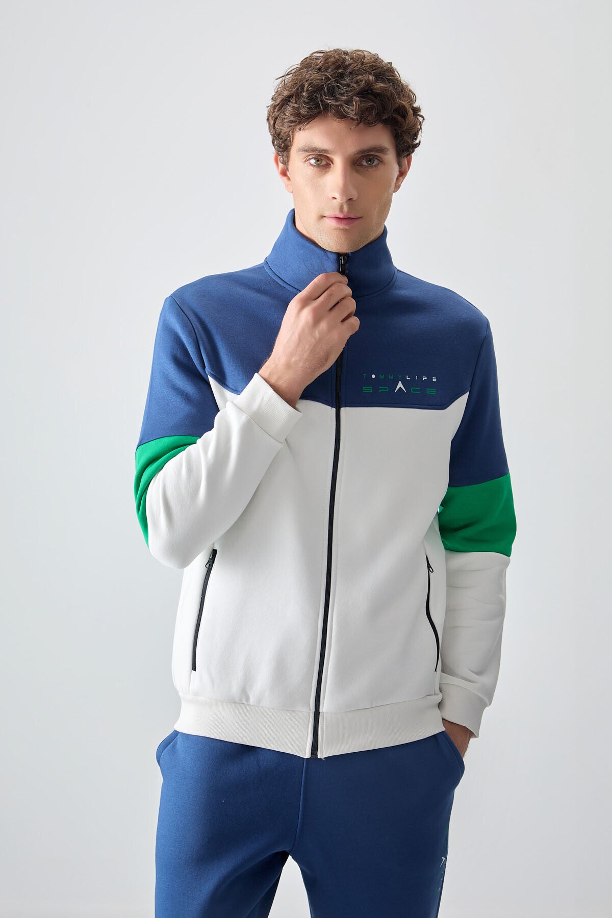 <tc>Ensemble de survêtement homme en écru et indigo à col montant avec imprimé dégradé, coupe standard - 85186</tc>