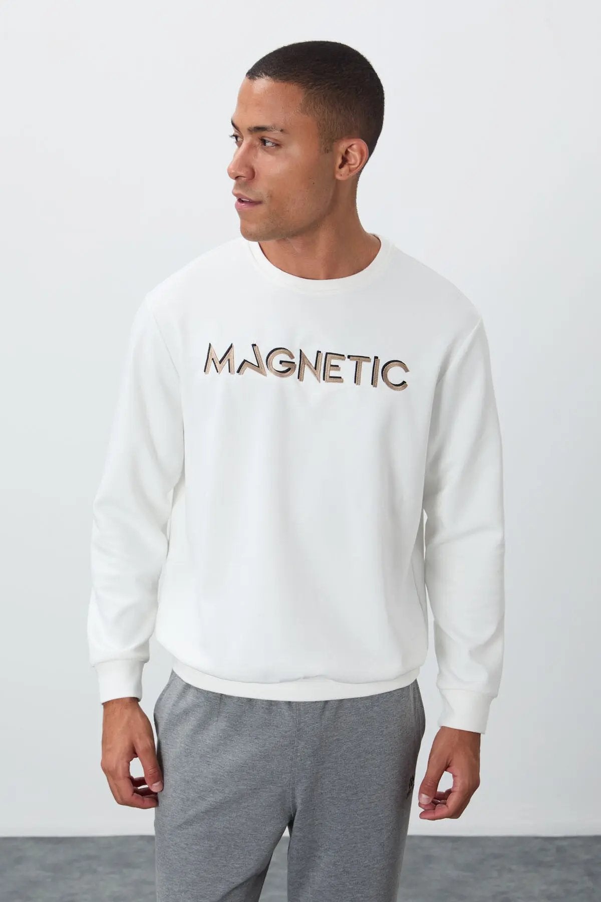 yazi nakişli o yaka rahat form erkek sweatshirt - 88020 - Justyol