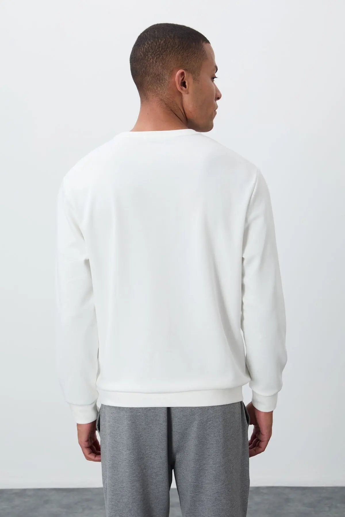 yazi nakişli o yaka rahat form erkek sweatshirt - 88020 - Justyol