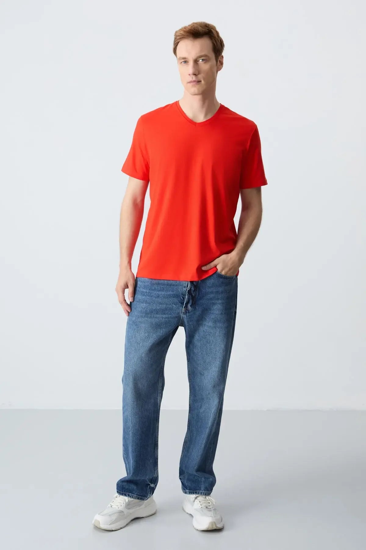 T-shirt homme basique col V manches courtes coupe standard- 87912 - Justyol