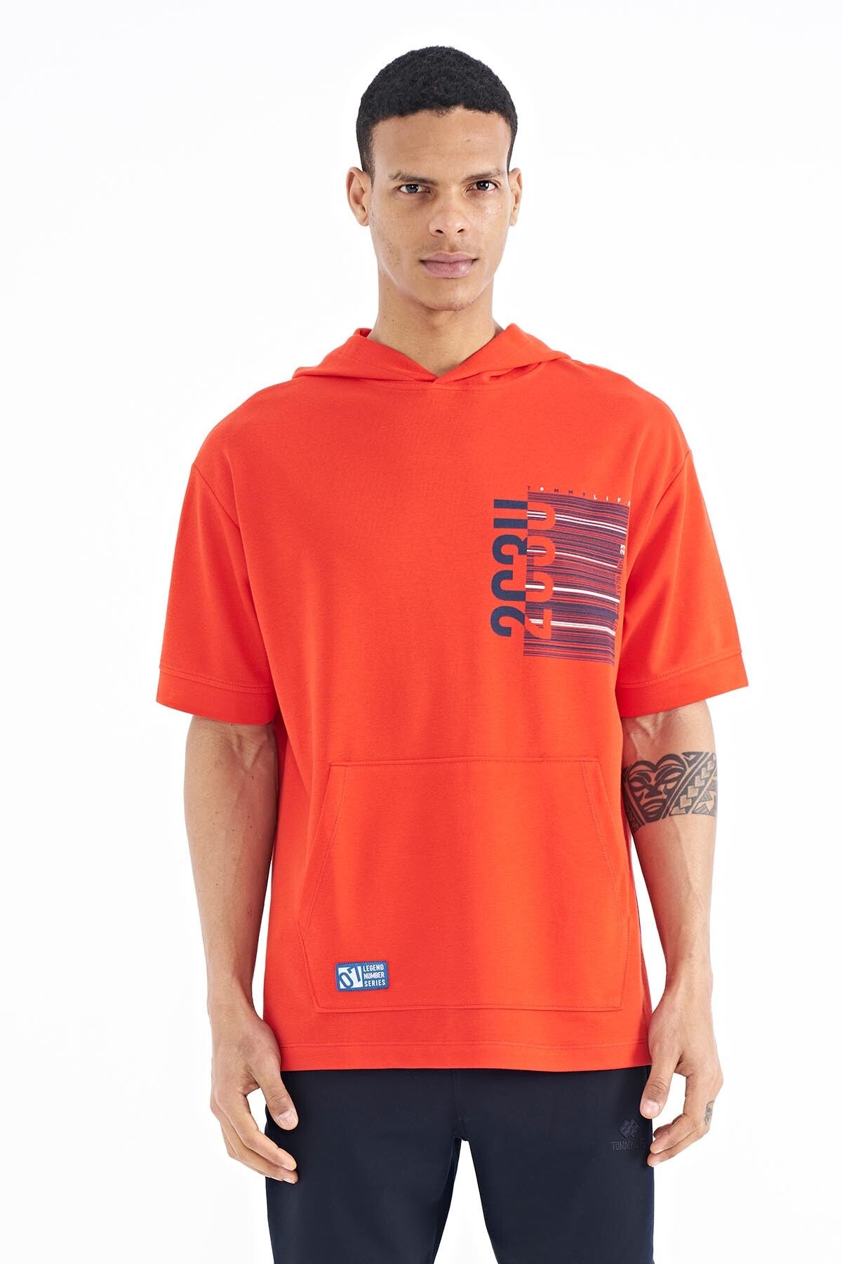 <tc>T-shirt oversize pour homme à capuche, avec impression et poche kangourou - 88196</tc>