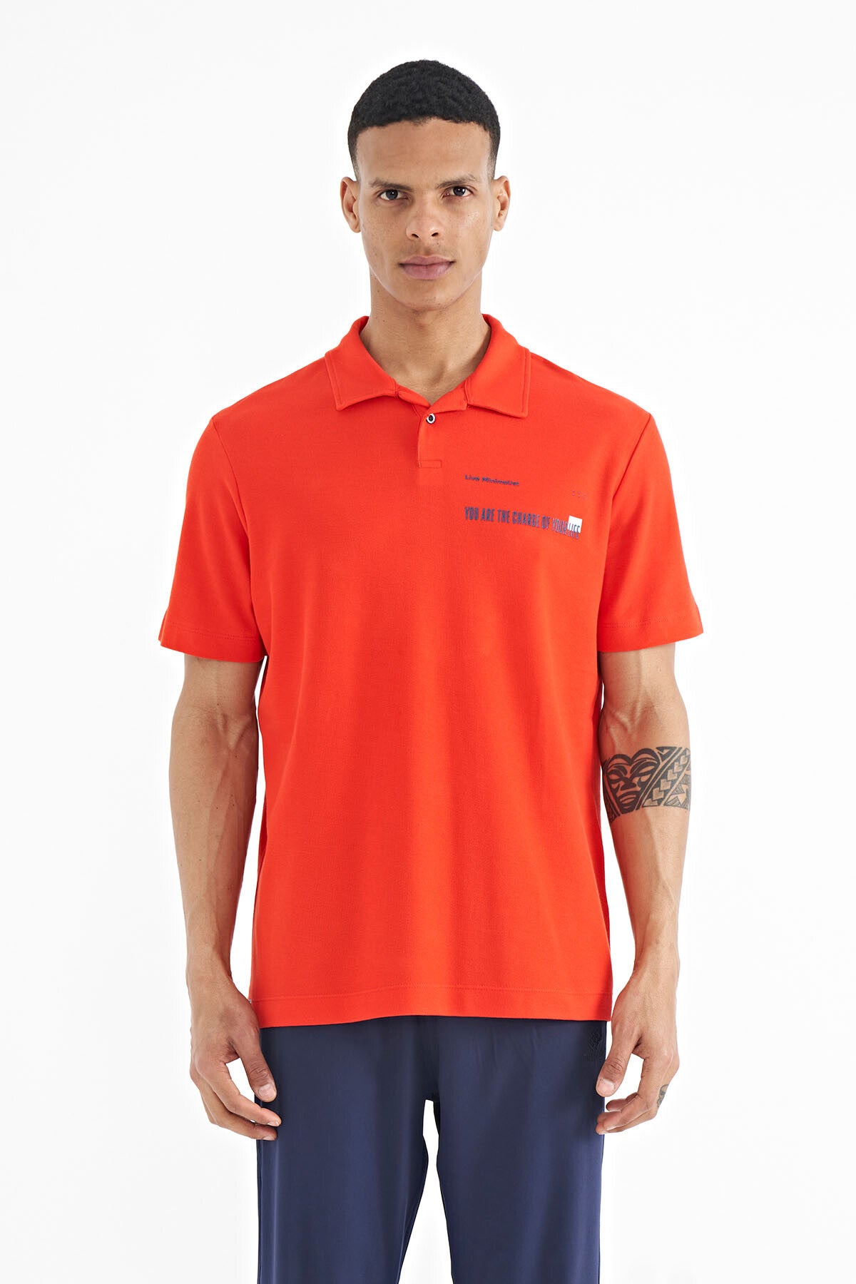 yazi baskili standart form polo yaka erkek t-shirt - 88236