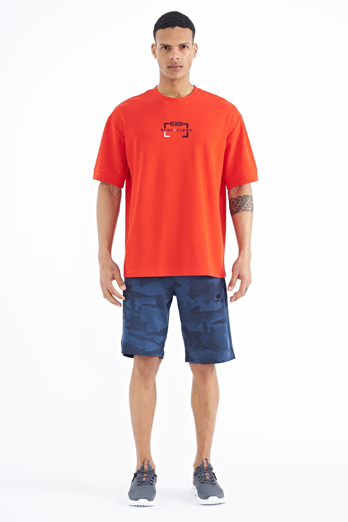 <tc>T-shirt oversize pour homme à col rond, avec broderie de texte - 88192</tc>