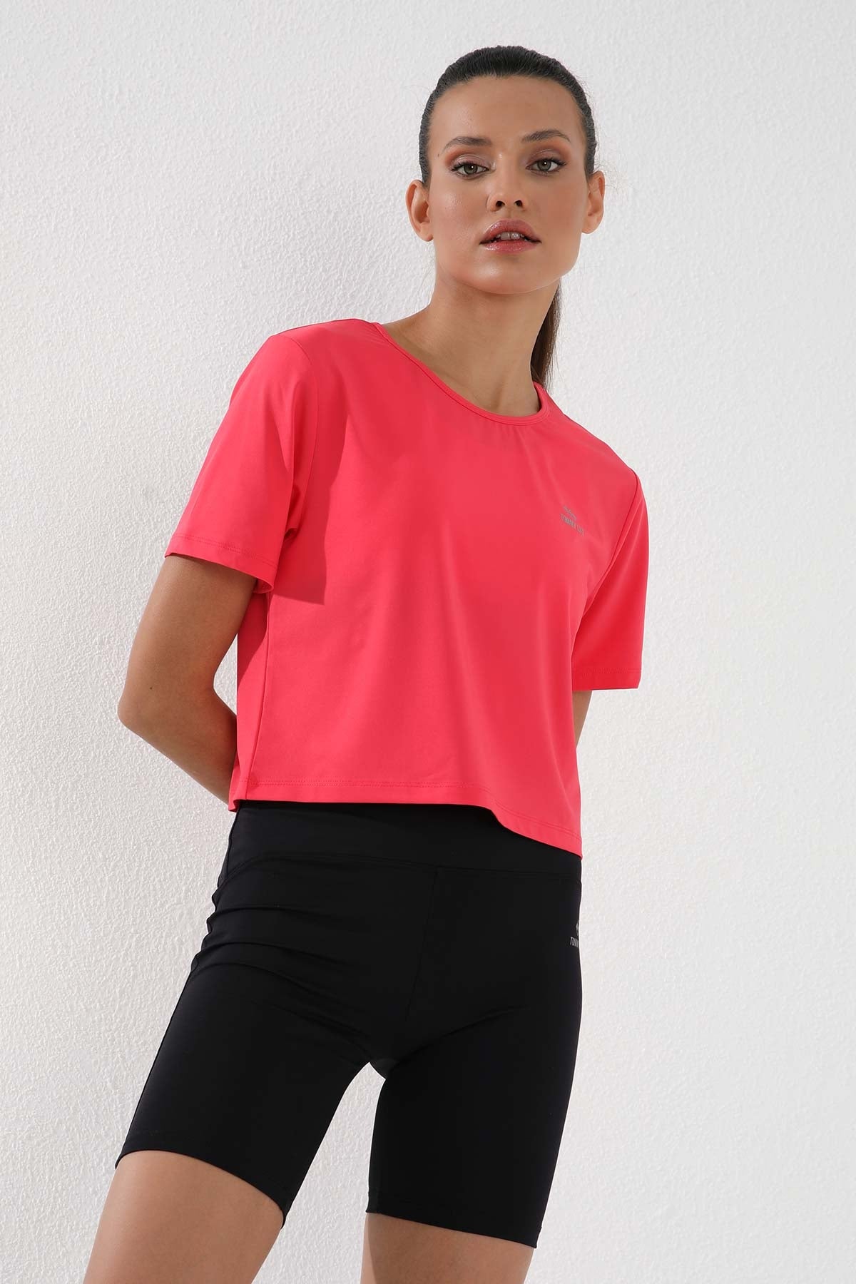 basic kisa kol standart kalip o yaka kadin crop top t-shirt - 97143