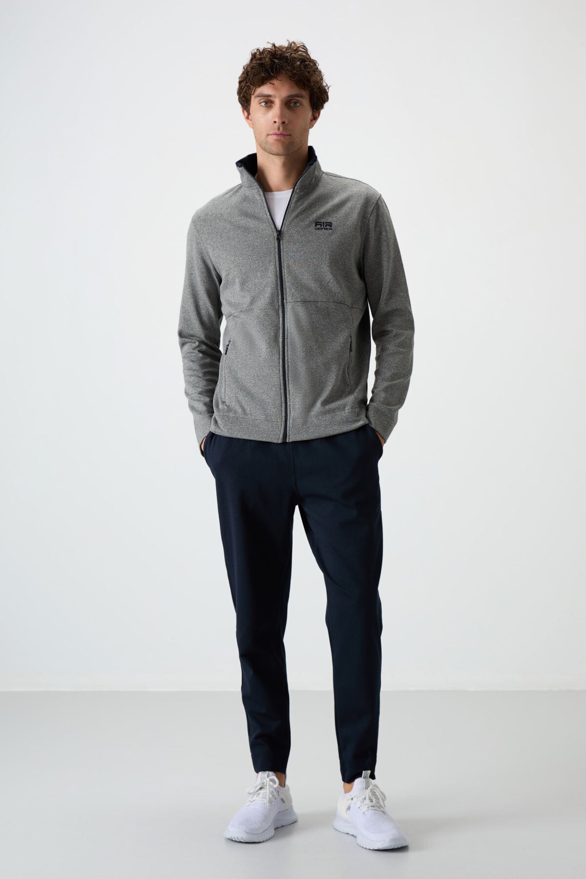 <tc>Ensemble de survêtement homme en gris et bleu marine avec col montant - 85200</tc>