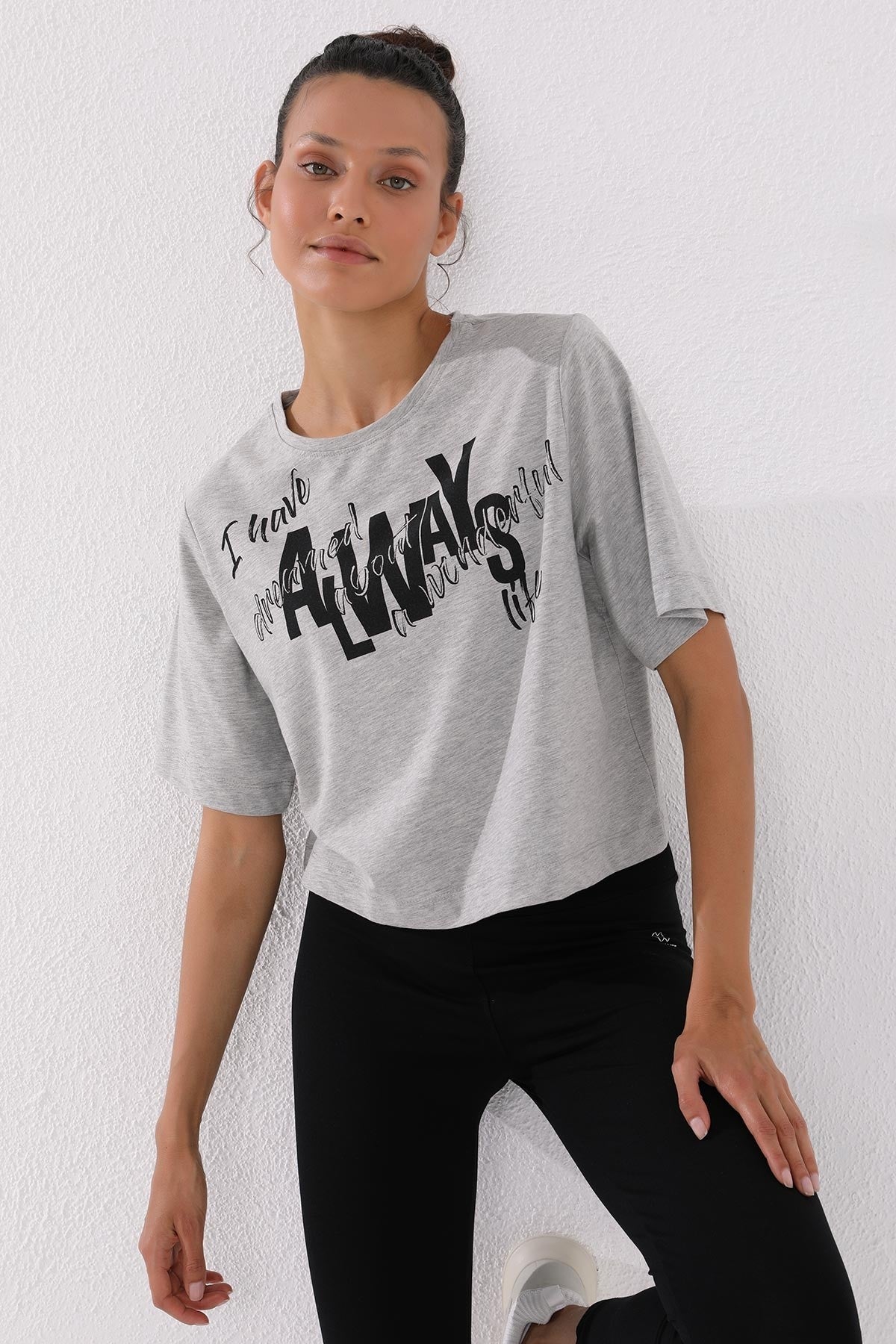 <tc>T-shirt oversize femme à col rond avec impression texte asymétrique - 97136</tc>