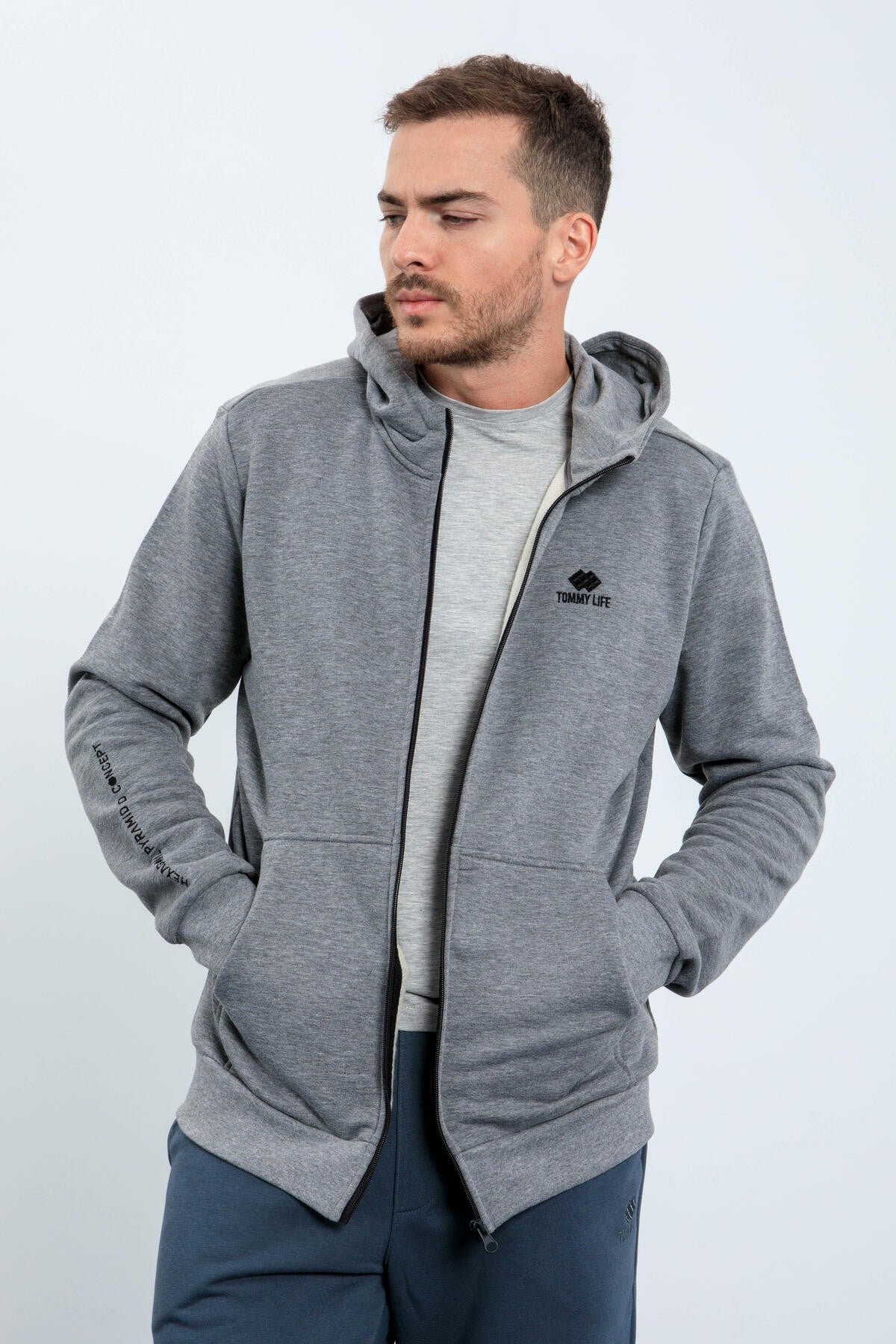 <tc>Sweatshirt homme à capuche, coupe décontractée avec fermeture éclair et détails brodés - 88035</tc>