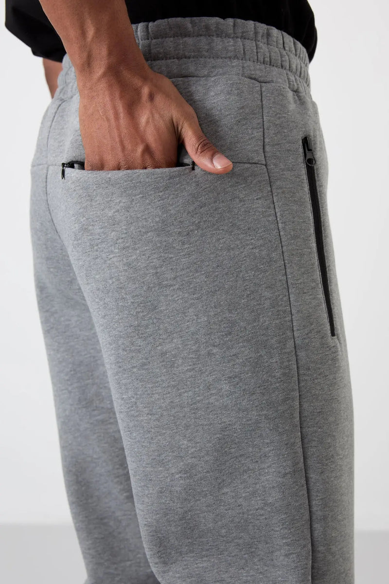 Pantalon Jogging Homme Carlo Şardonlu – Coupe Confort avec Poche Zippée