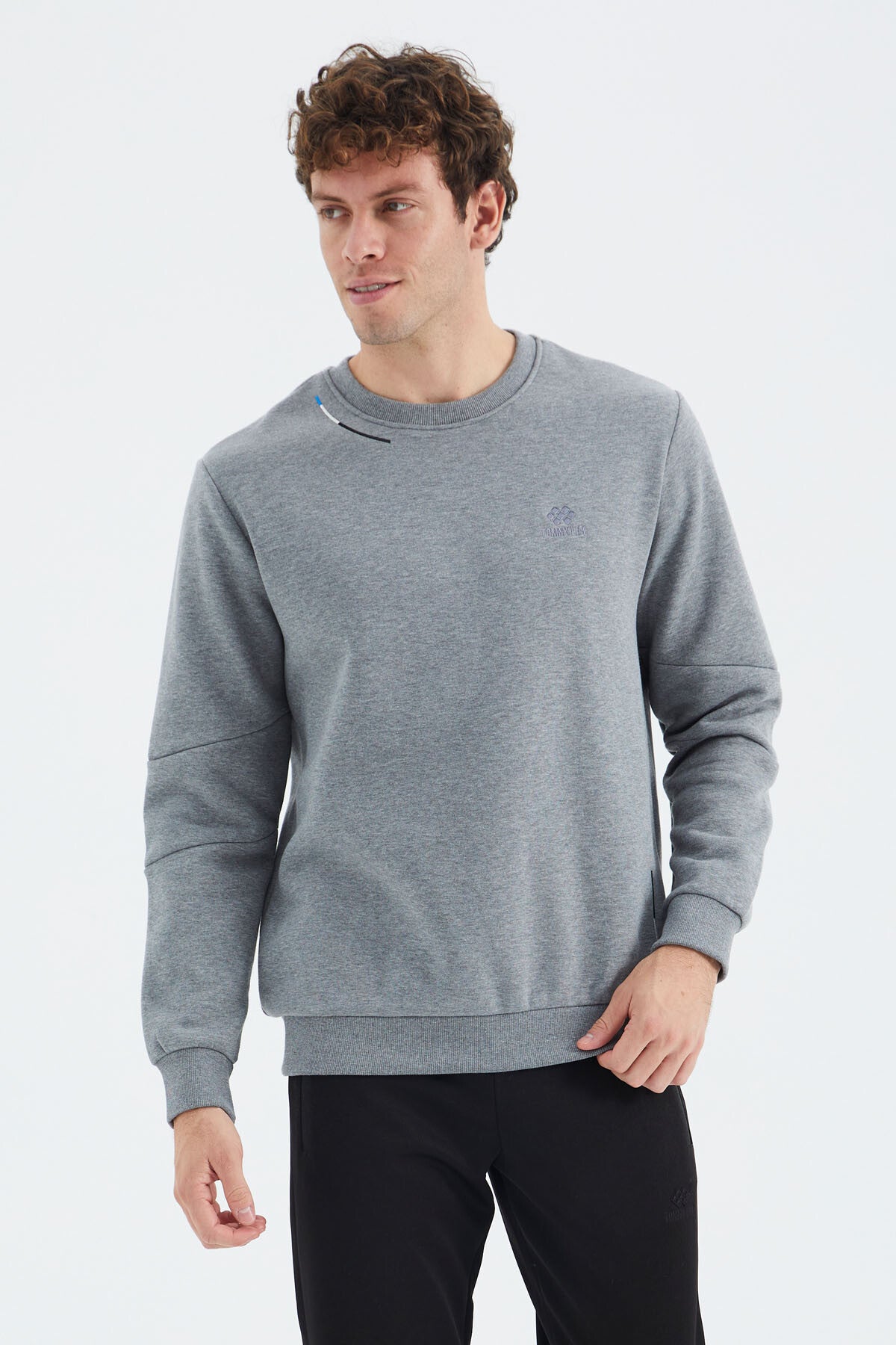 <tc>Sweatshirt homme col rond avec détails à bandes sur les manches, coupe basique et décontractée - 88293</tc>