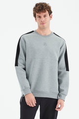 <tc>Sweatshirt pour homme à col rond, avec détails de bandes aux épaules et coupe décontractée - 88297</tc>