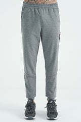 <tc>Pantalon de survêtement jogger homme avec broderie latérale, coupe standard - 84960</tc>