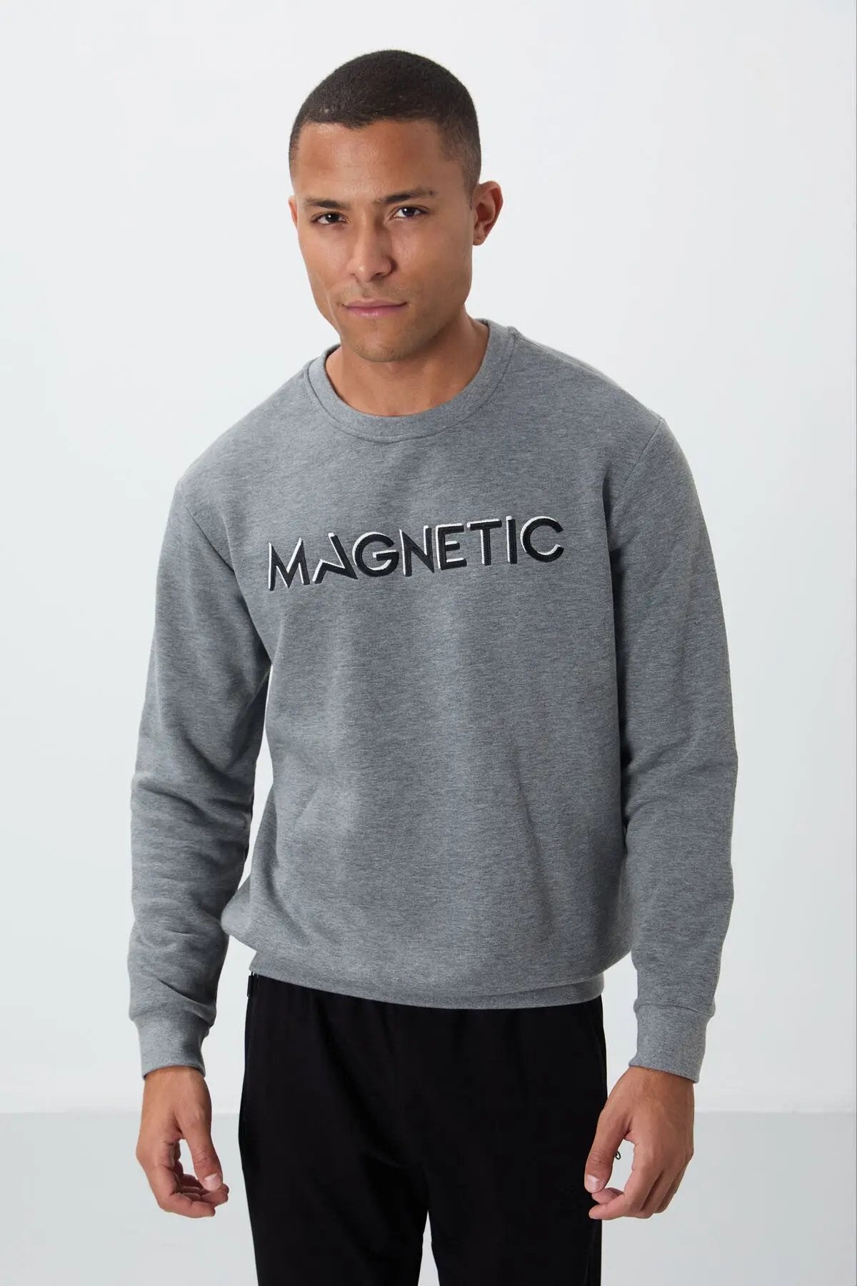 yazi nakişli o yaka rahat form erkek sweatshirt - 88020 - Justyol