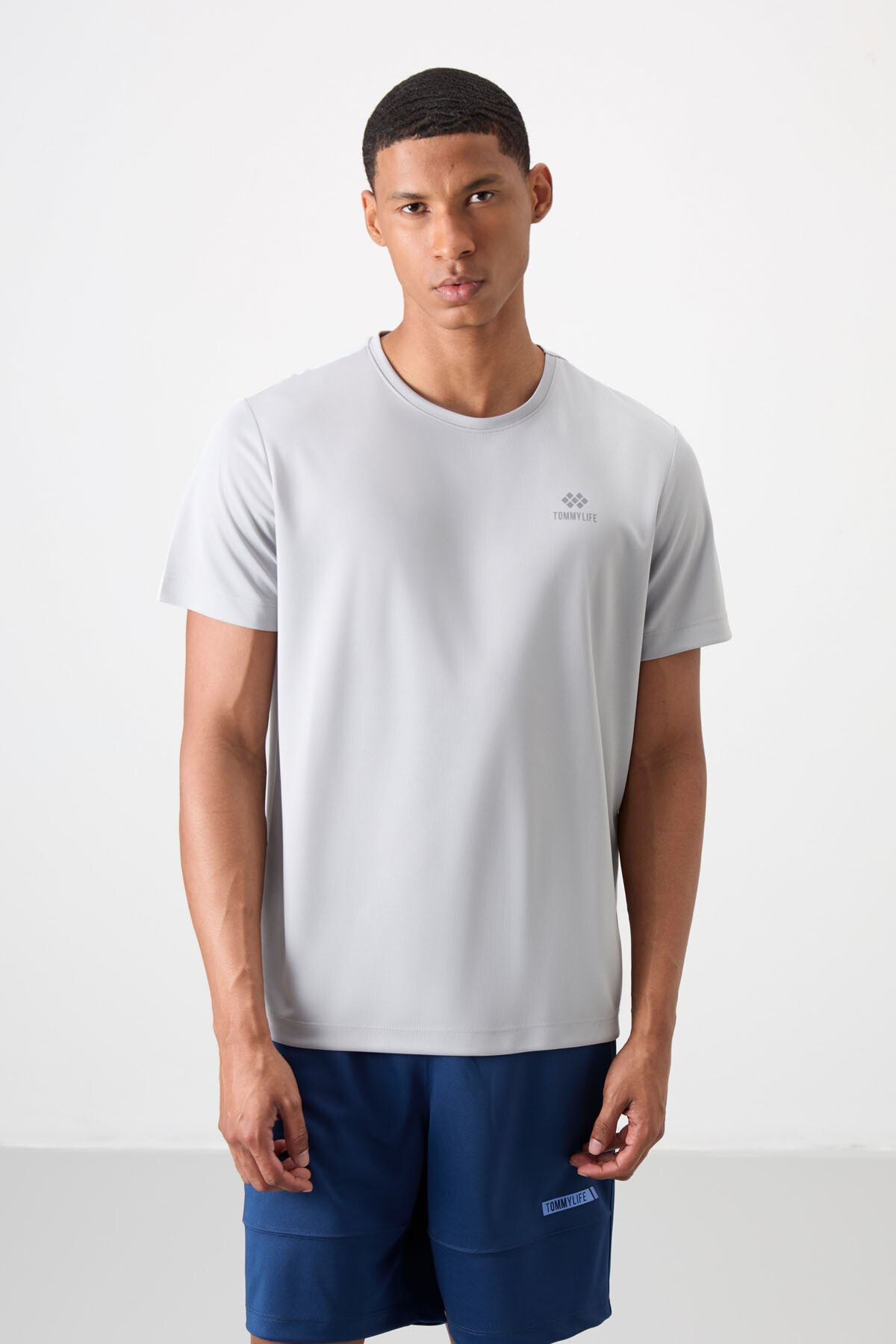 <tc>T-shirt actif pour homme à col rond, coupe standard, avec motif logo - 88255</tc>