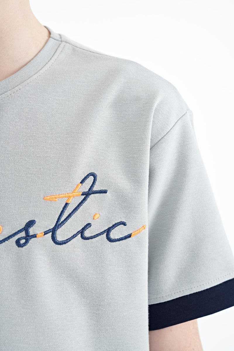 T-shirt Garçon Oversize Col Rond avec Broderie Texte