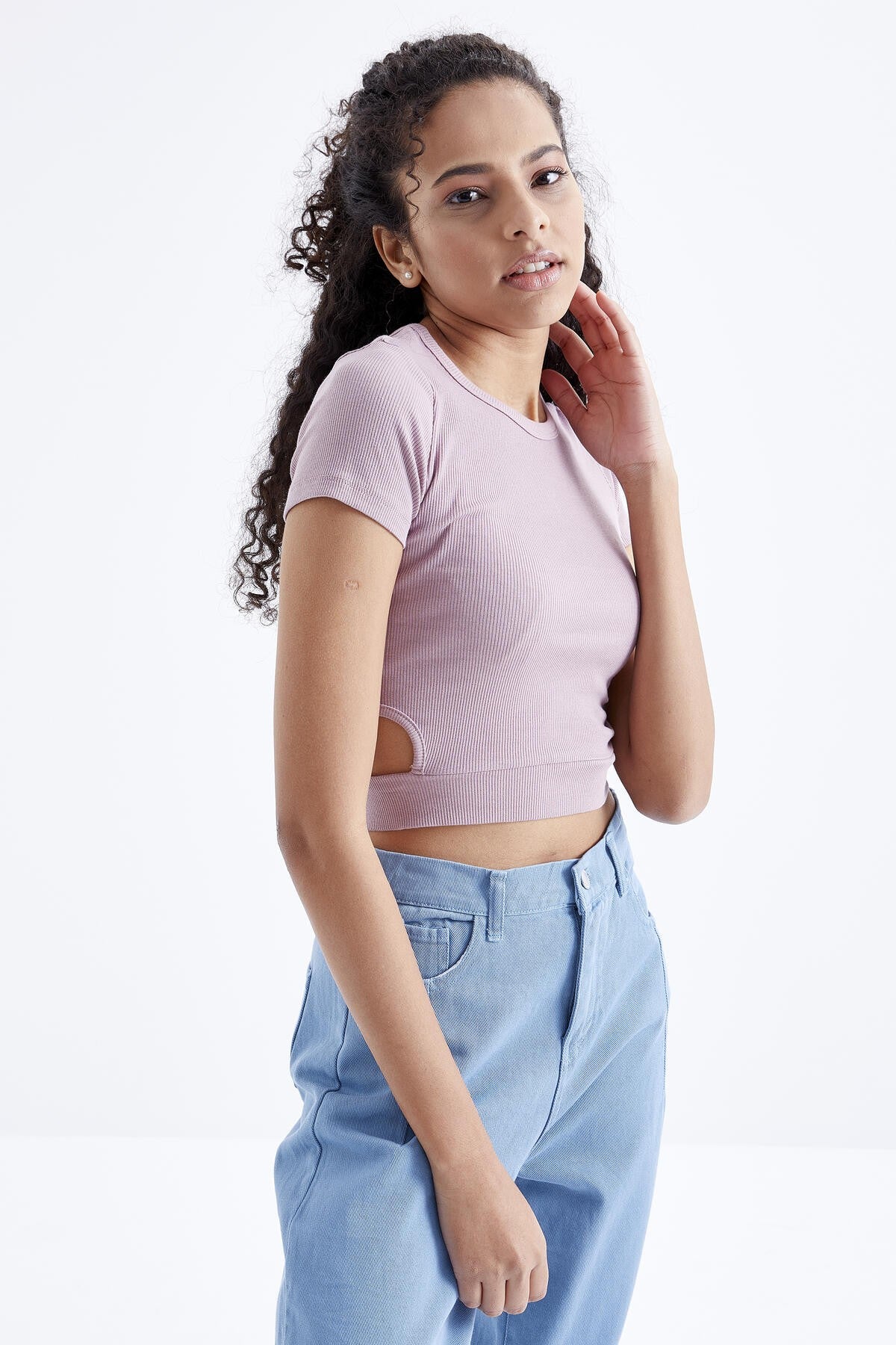 basic yani pencereli o yaka kadin crop top t-shirt - 97207