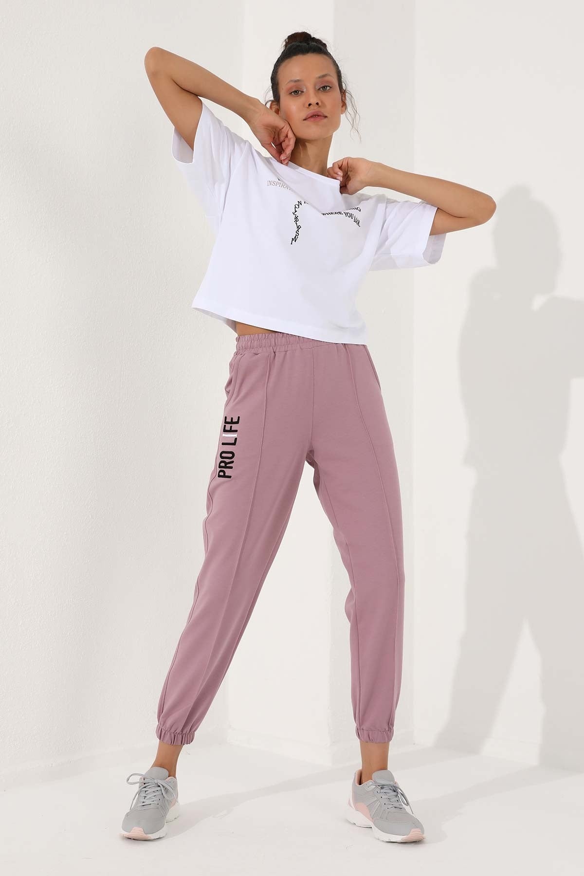 <tc>Pantalon de jogging pour femme à coupe confortable avec broderie texte et chevilles élastiques - 94571</tc>