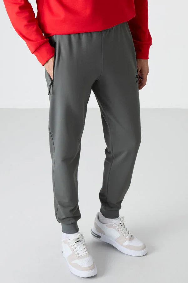 Pantalon jogger homme coupe standard avec poches zippées - 84587 - Justyol