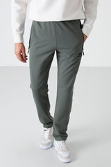 <tc>Pantalon de survêtement homme coupe slim avec trois poches zippées et jambes classiques - 84671</tc>