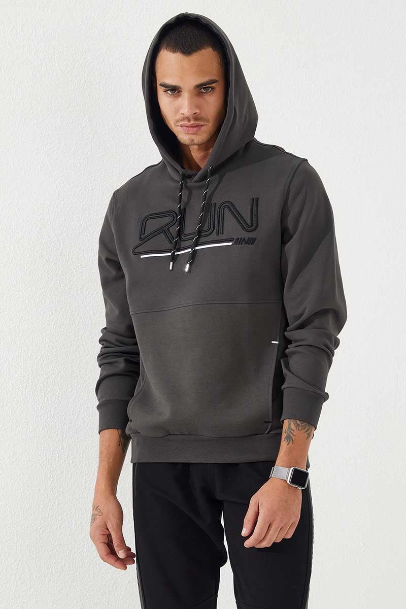 yazi nakişli standart kalip kapüşonlu erkek sweatshirt - 87887