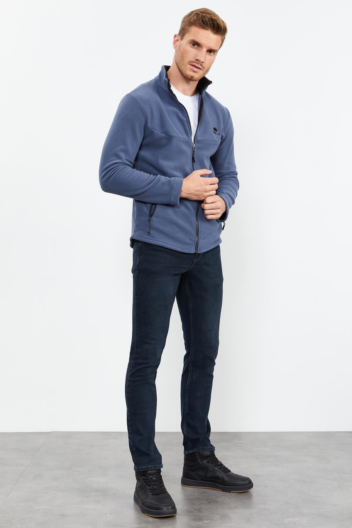 <tc>Sweatshirt homme en polaire à col montant avec fermeture éclair, coupe standard - 87993</tc>